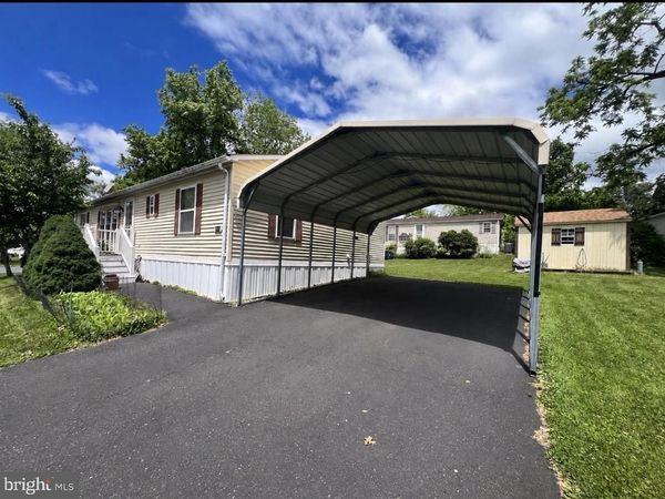 204 GREEN HILL DRIVE, GREEN LANE, PA 18054