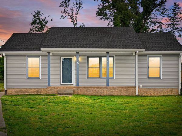 984 Long Beech Dr, Clarksville, TN 37042