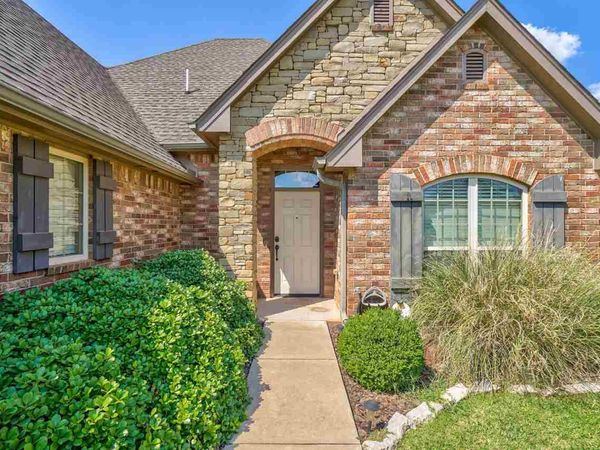 512 E Topaz Avenue, Stillwater, OK 74075