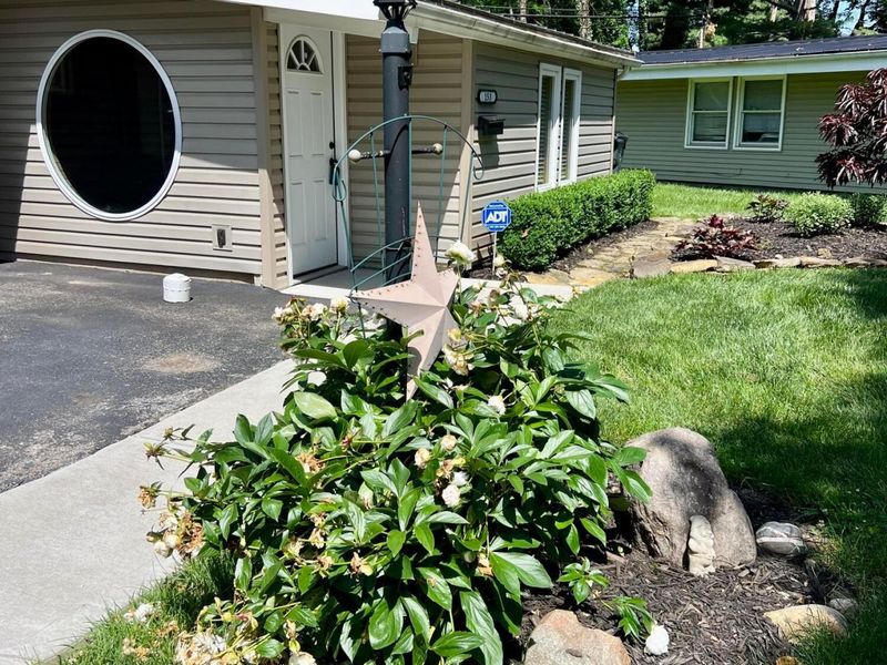 153 Douglas Drive, Columbus, OH 43230 Photo 2