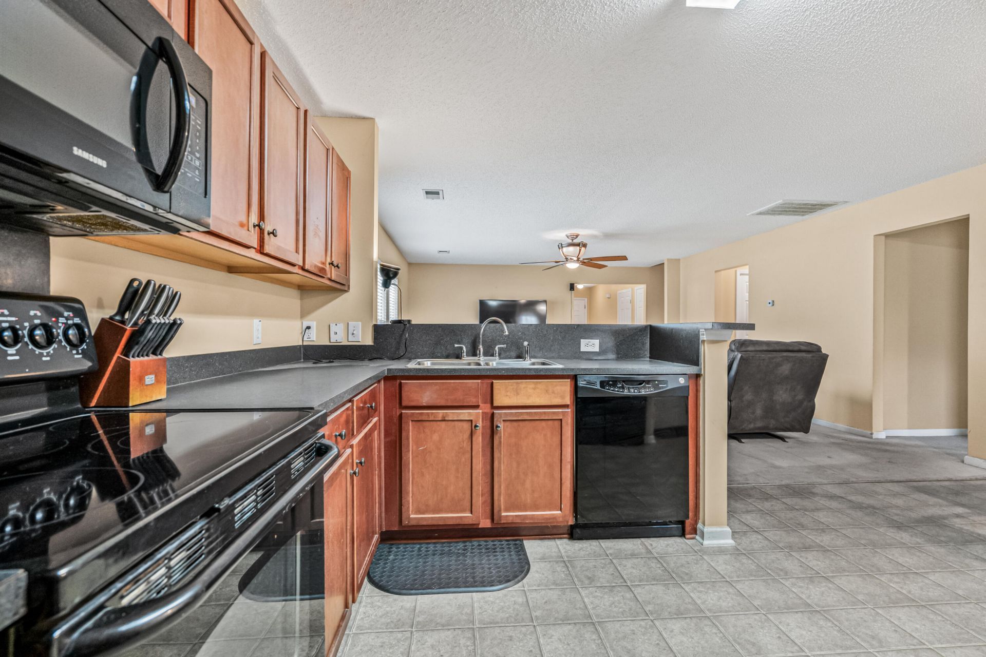 308 Bradley Bend Drive Photo 14