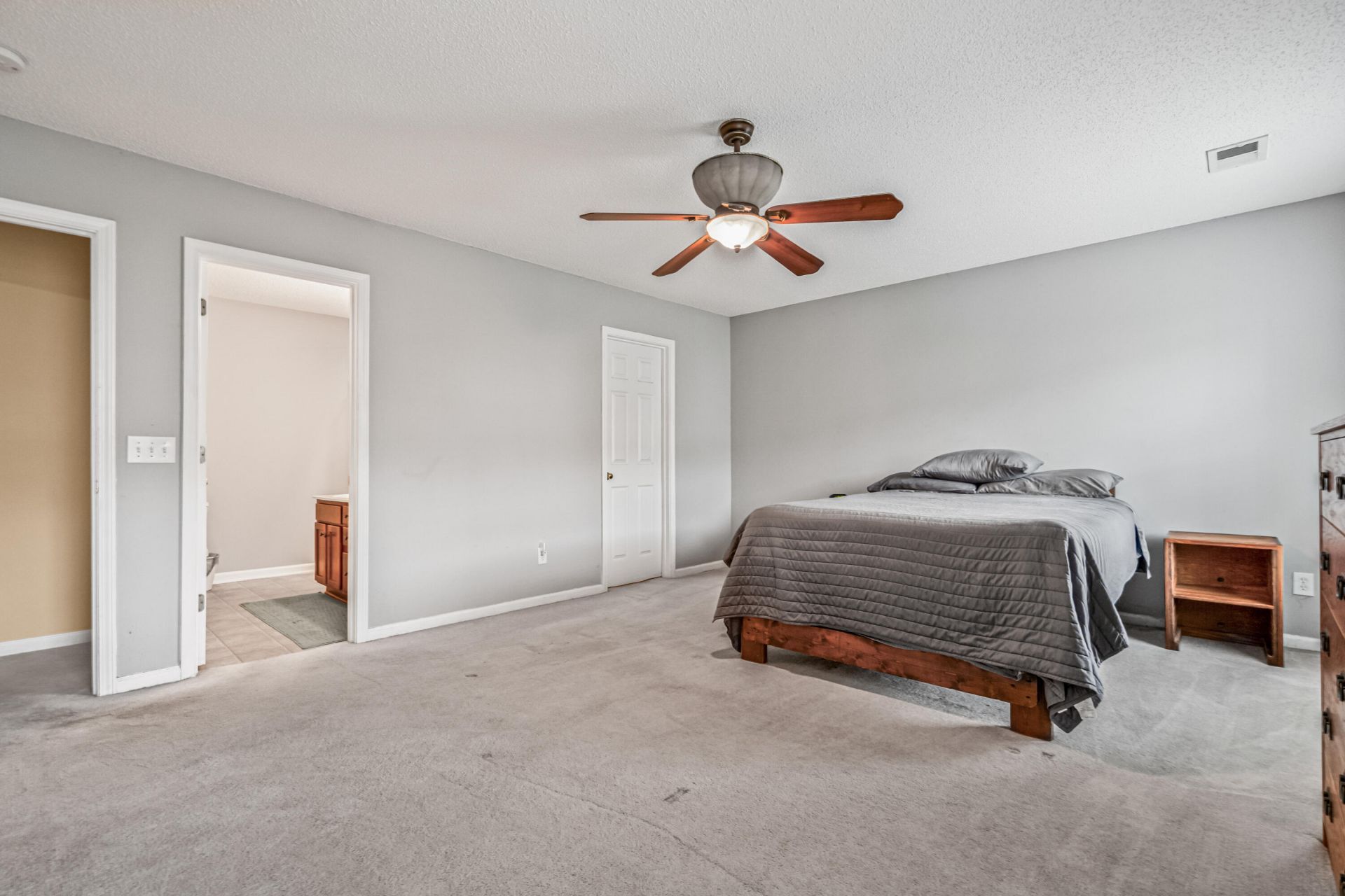 308 Bradley Bend Drive Photo 18
