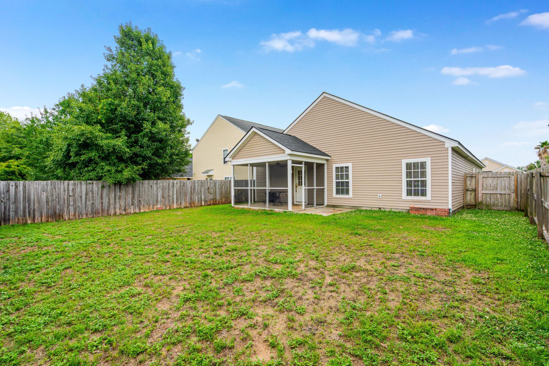308 Bradley Bend Drive Photo 24