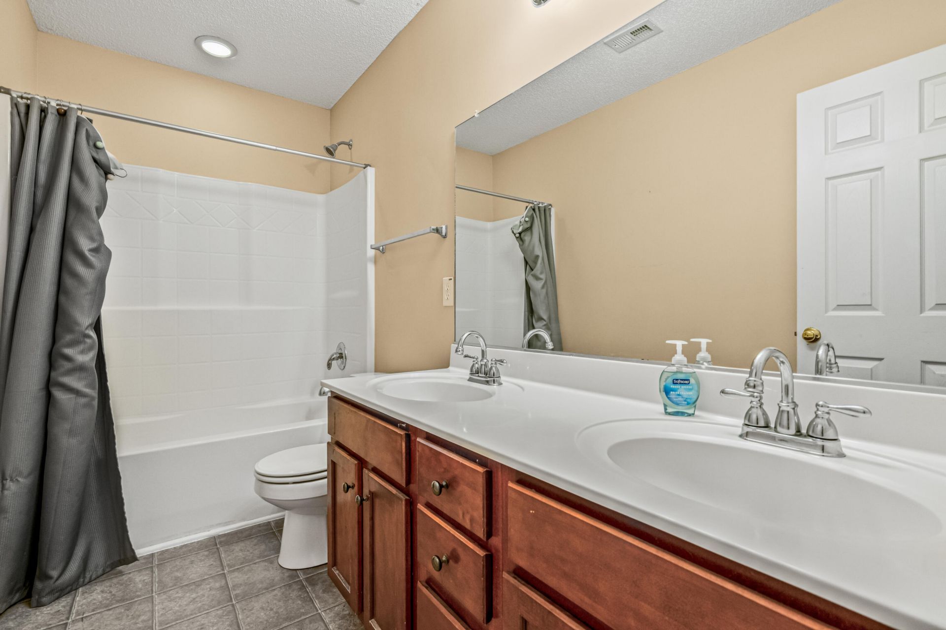 308 Bradley Bend Drive Photo 6