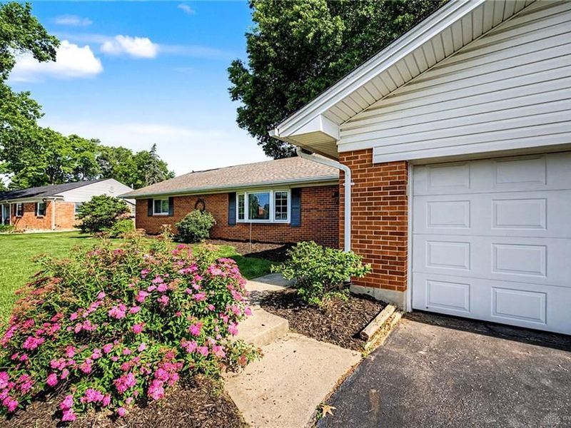 151 Ashford Drive, Centerville, OH 45459 Photo 2