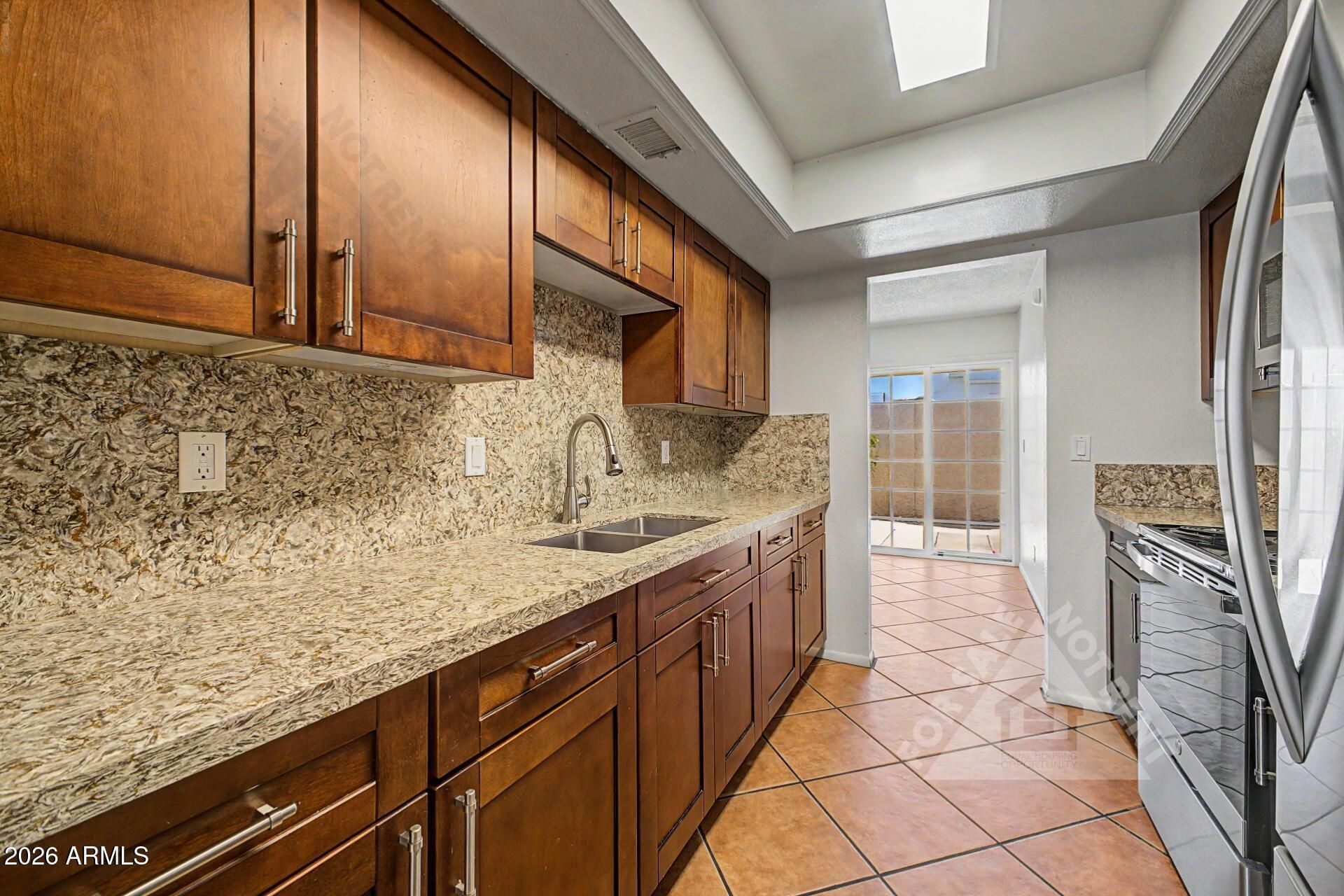 912 E Villa Rita Drive, Phoenix, AZ 85022 Main Photo