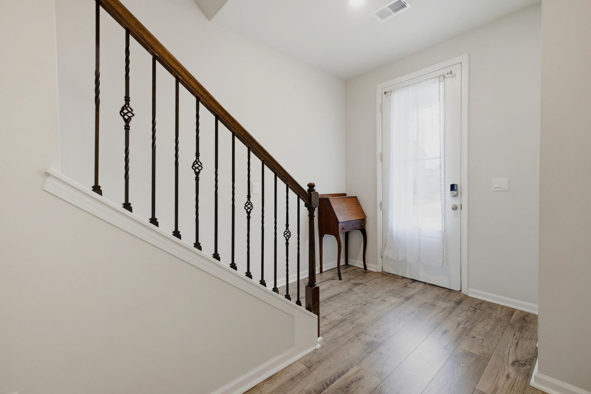 727 Mustang Ranch Dr. Photo 5