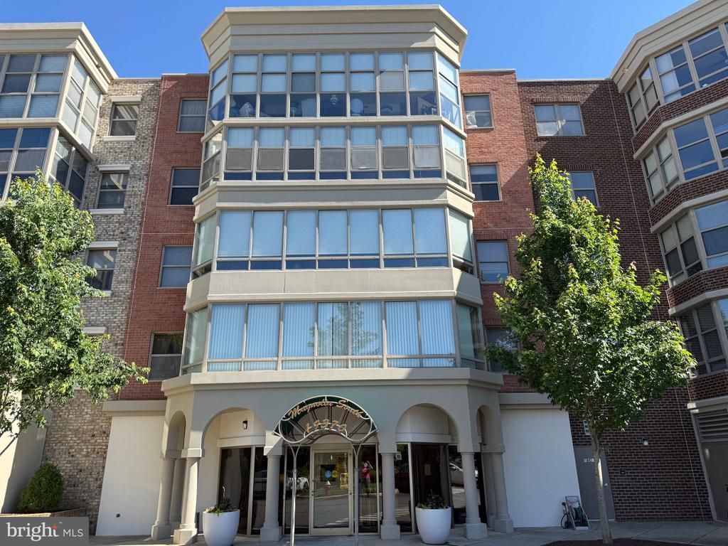 19370 Magnolia Grove Square, Unit 403, Leesburg, VA 20176 Main Photo