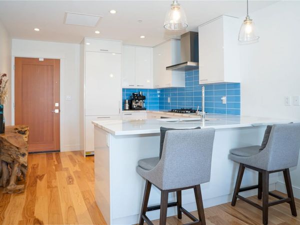 916 Lyall St, Unit #408, Esquimalt, BC V9A 5E6