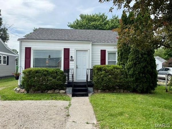 606 W Spruce Street , Jerseyville, IL 62052