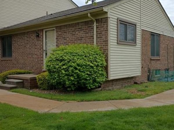 48600 Sugarbush Road, Chesterfield Twp, MI 48047