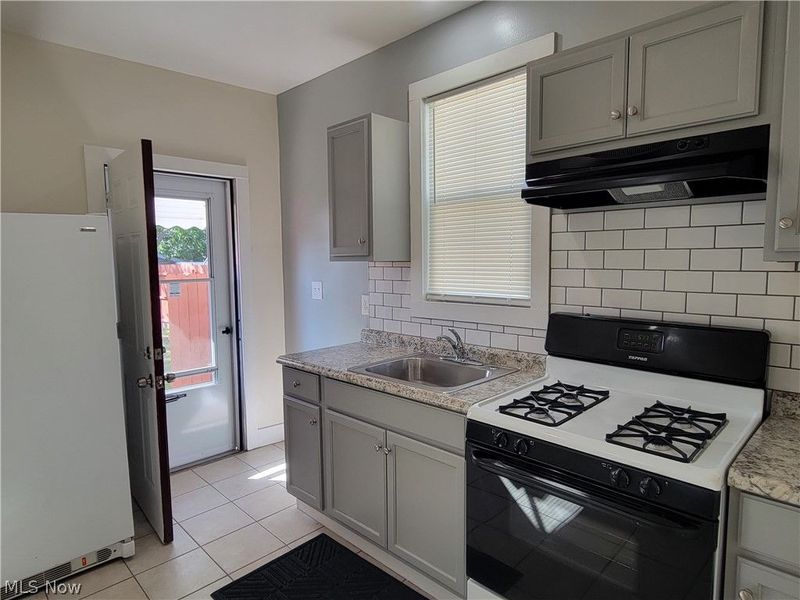 3594 W 60th Street, Cleveland, OH 44102 Photo 18