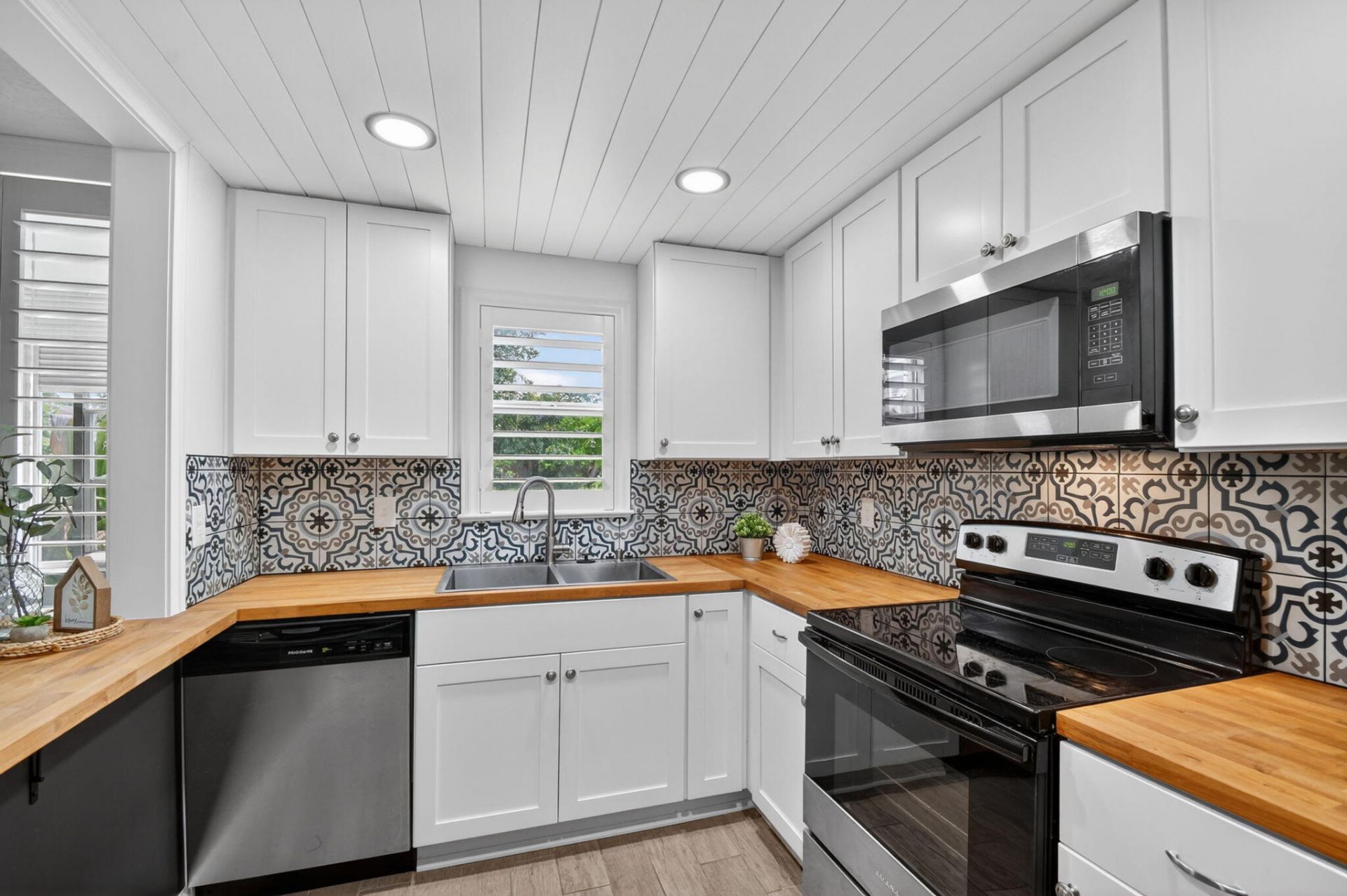500 Davis Road, Unit 37, Palm Springs, FL 33461 Photo