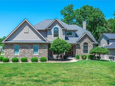 20424 Scotch Pine Way, Strongsville, OH 44149