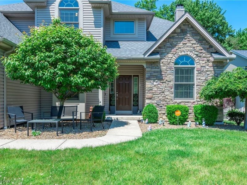 20424 Scotch Pine Way, Strongsville, OH 44149 Photo 2