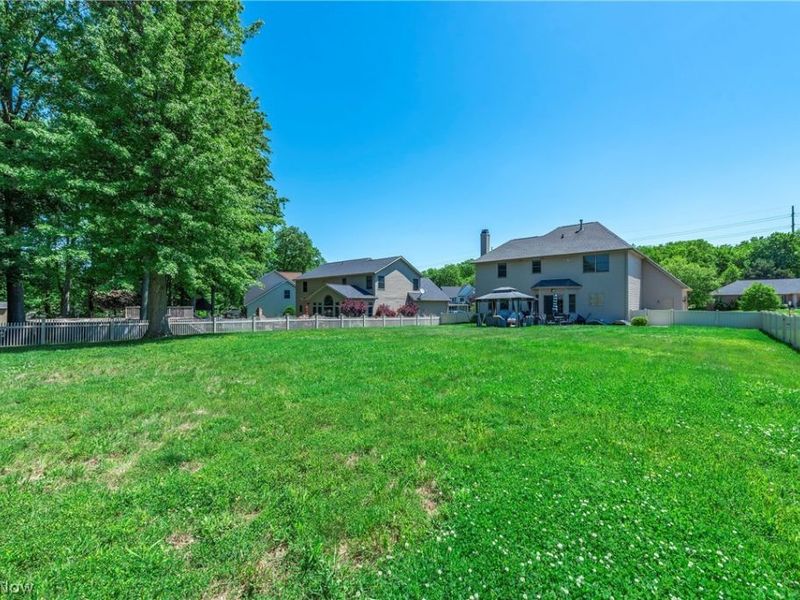 20424 Scotch Pine Way, Strongsville, OH 44149 Photo 5