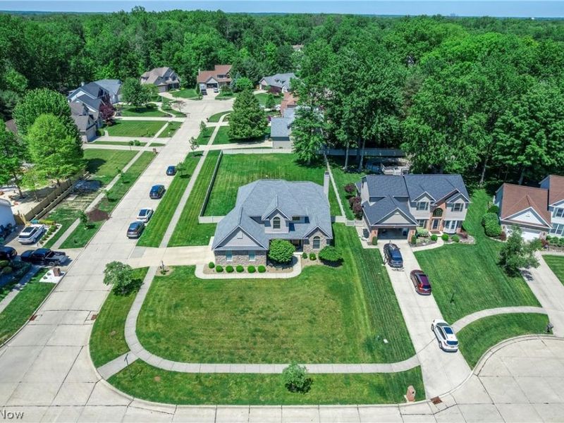 20424 Scotch Pine Way, Strongsville, OH 44149 Photo 8
