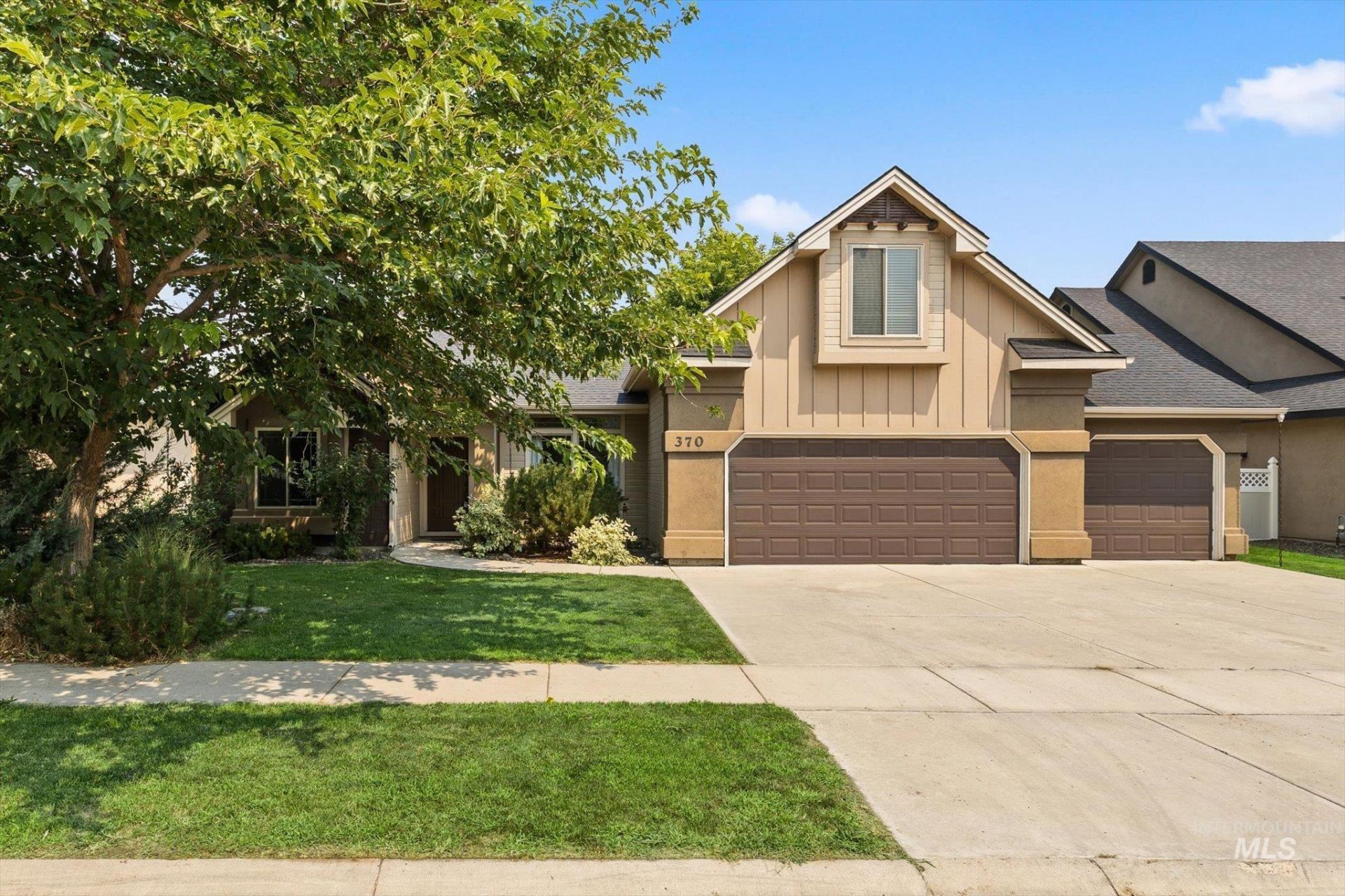 370 S Schober Loop, Nampa, ID 83686 Main Photo