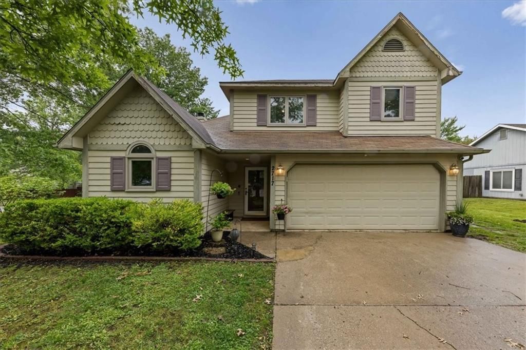 2717 Fenwick Road, Lawrence, KS 66046 Main Photo