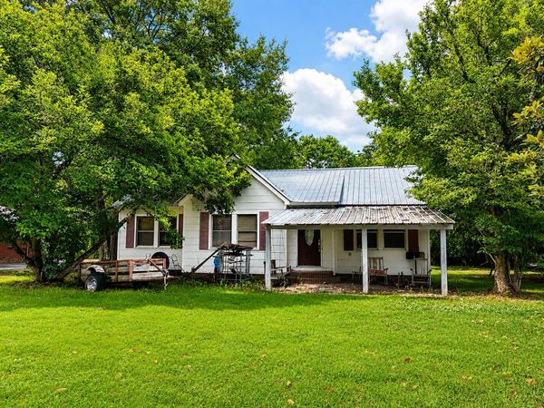 231 Magnolia Dr., Raleigh, MS 39153