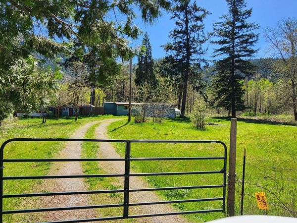 967 Placer Road, Wolf Creek, OR 97497