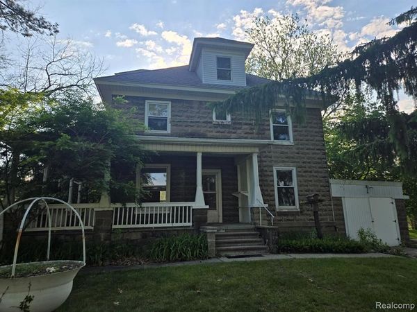 812 Academy Road, Holly Twp, MI 48442