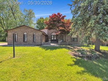 18823 Millar Road, Clinton Twp, MI 48036
