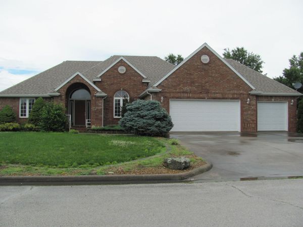 1401 S Georgia Drive , Bolivar, MO 65613