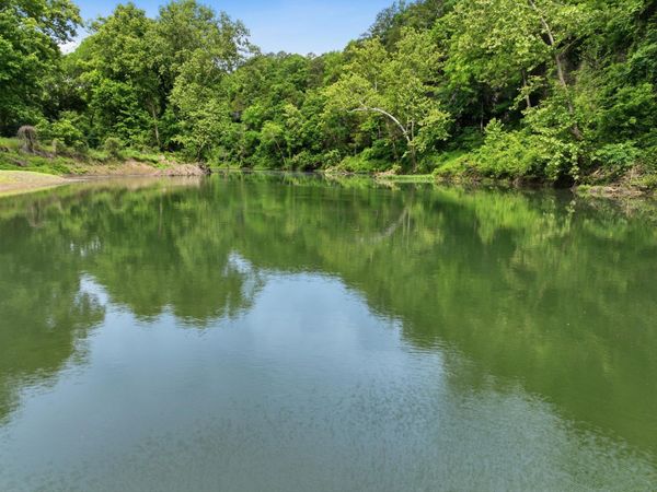 9723 Highway E , Houston, MO 65483