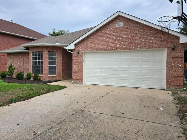 1268 Topeka Drive, Saginaw, TX 76131