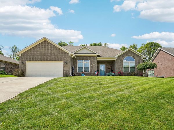 4911 E Daisy Lane, Mooresville, IN 46158