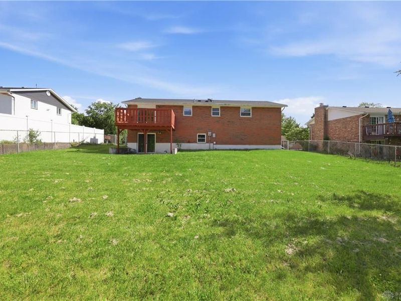 811 Victoria Drive, Franklin, OH 45005 Photo 2