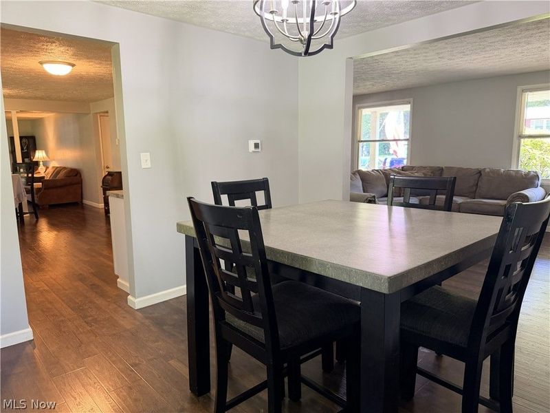 520 Heatherwood Drive SE, Warren, OH 44484 Photo 11