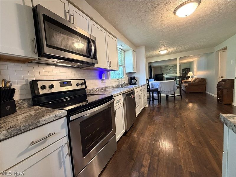 520 Heatherwood Drive SE, Warren, OH 44484 Photo 8