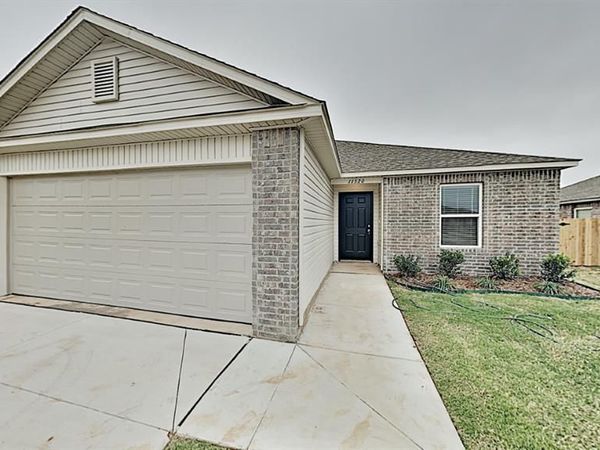 11520 NW 97th Street, Yukon, OK 73099
