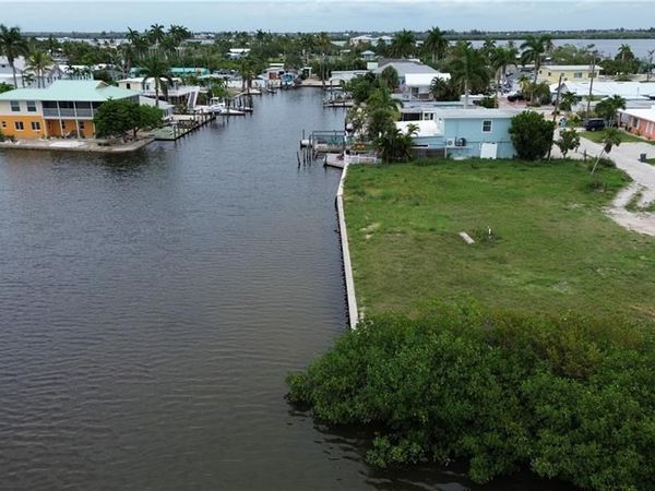 2638 SECOND ST , MATLACHA, FL 33993
