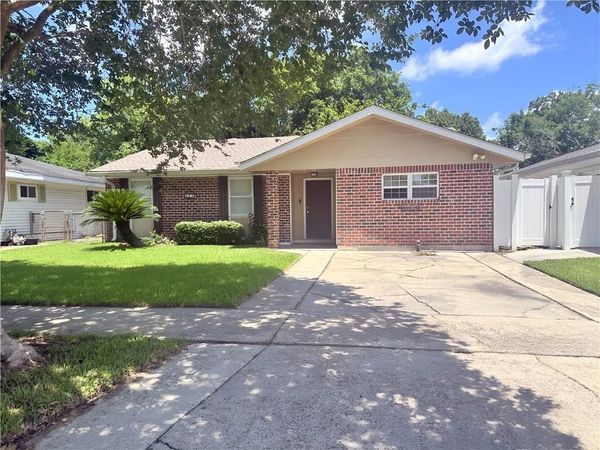 668 CAMERON Court , Kenner, LA 70065