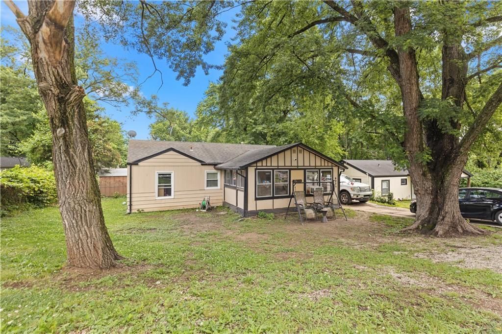 6025 Freeman Avenue, Kansas City, KS 66102 Main Photo