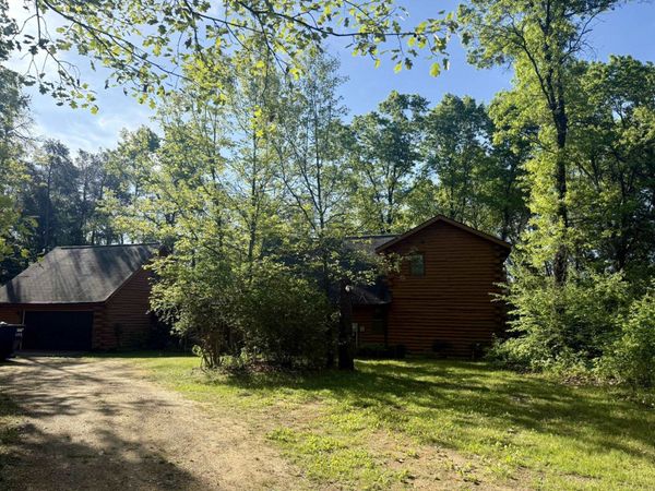 N8158 Oak Hollow Trail, New Lisbon, WI 53950