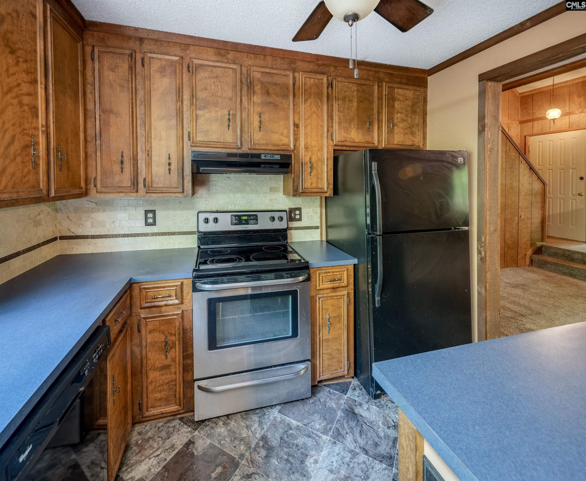 841 Foxden Road  Photo 10