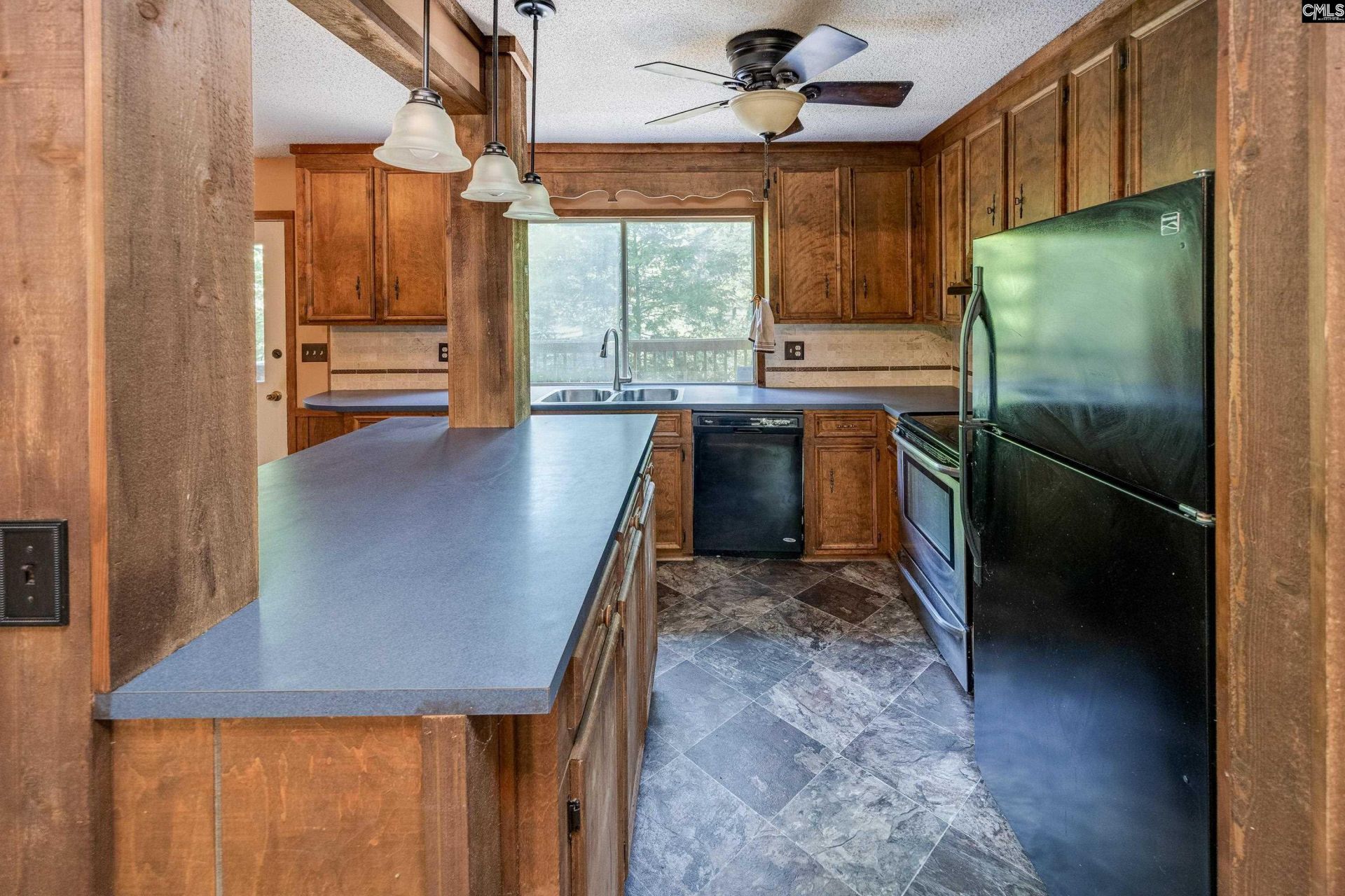 841 Foxden Road  Photo 11
