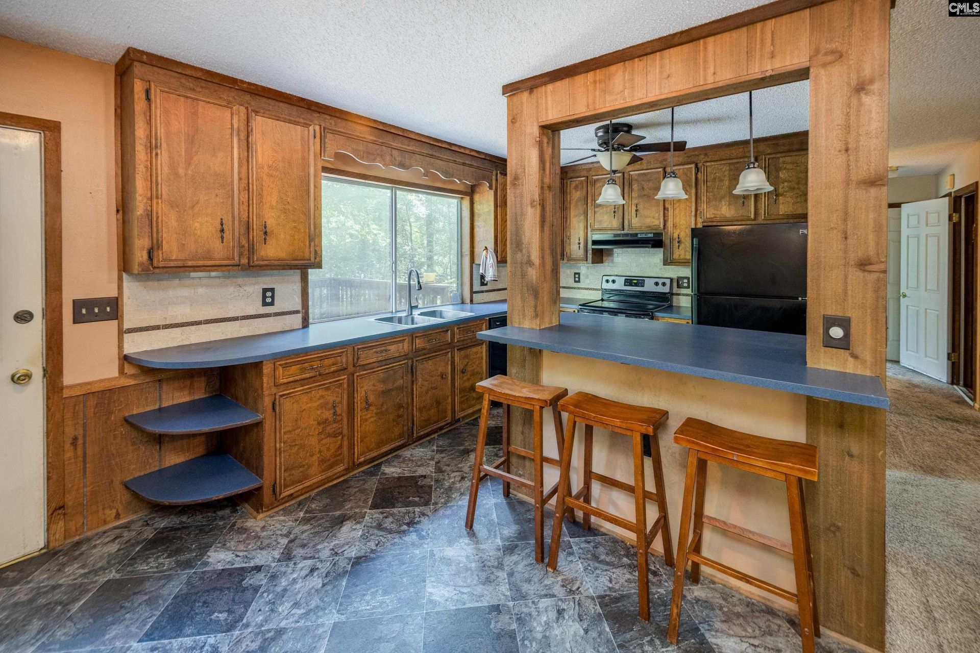 841 Foxden Road  Photo 12