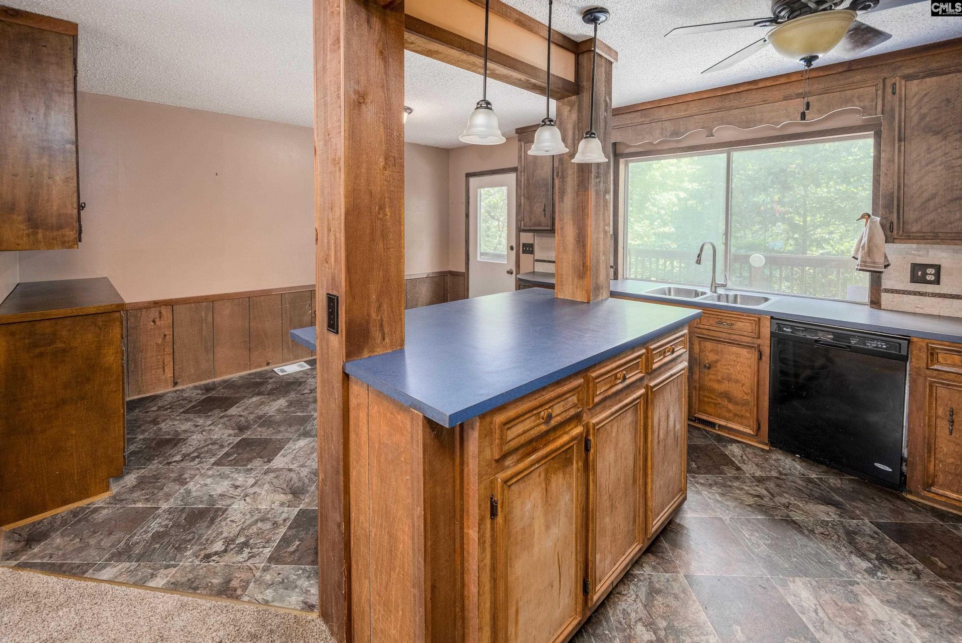 841 Foxden Road  Photo 13