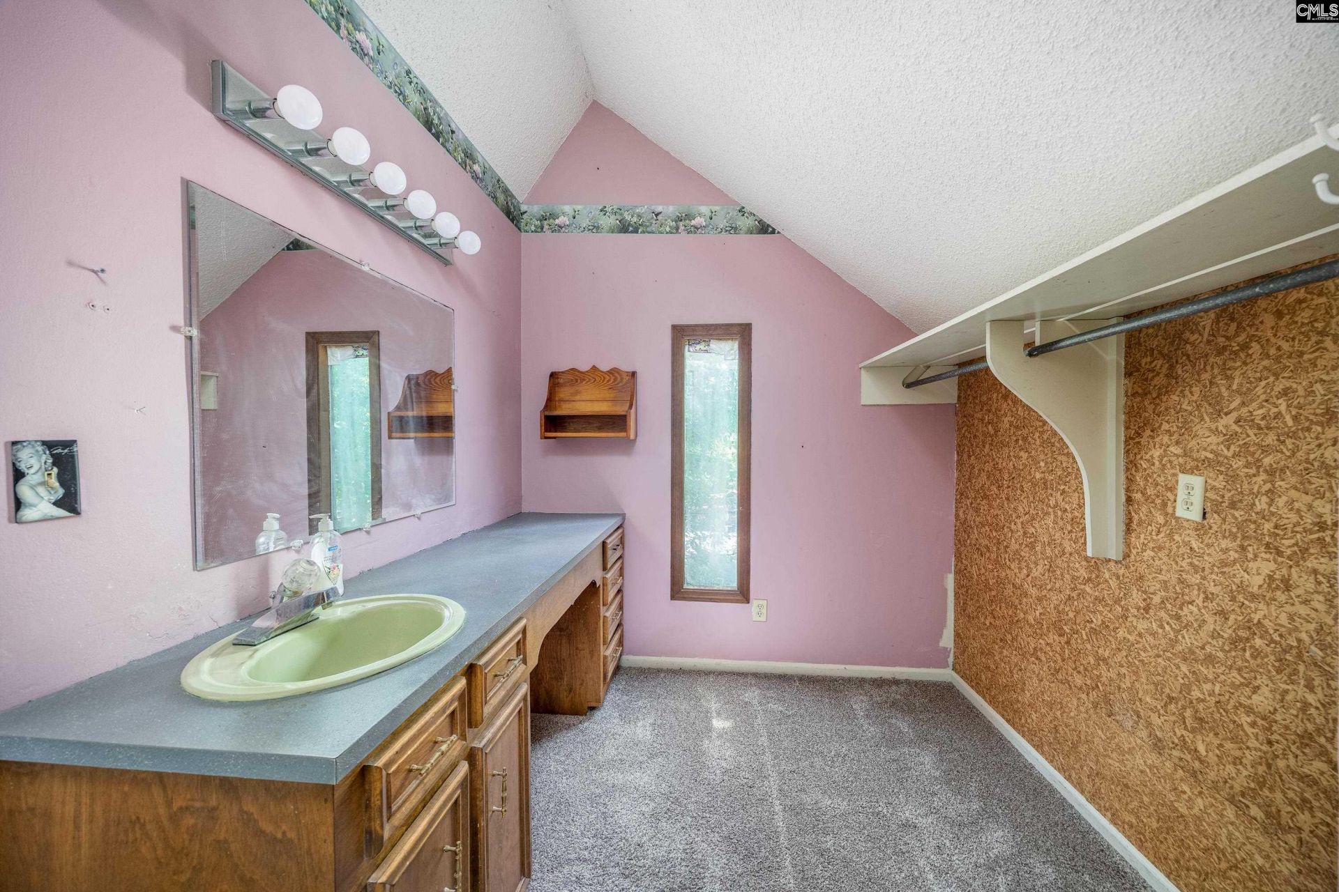 841 Foxden Road  Photo 31