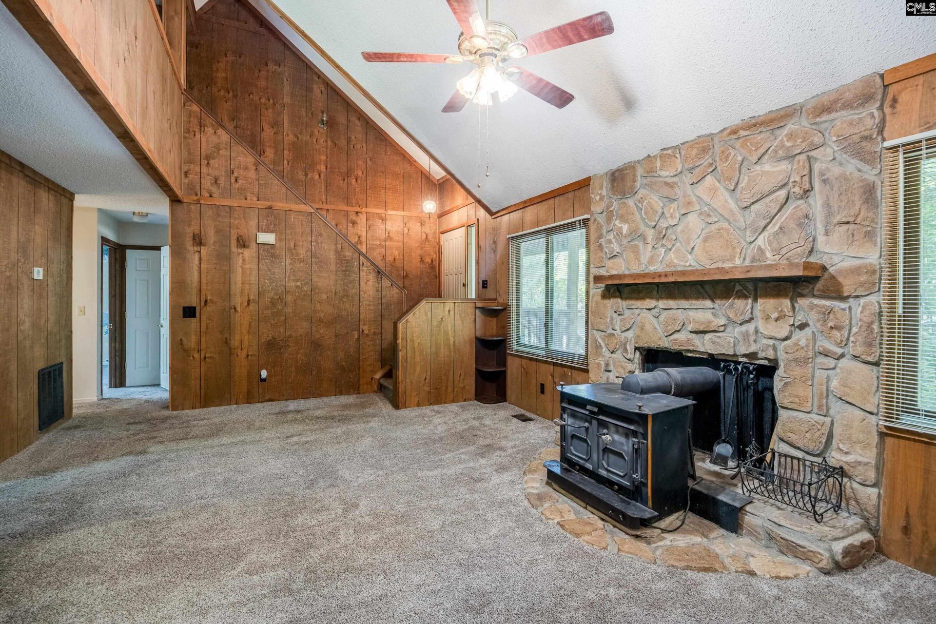 841 Foxden Road  Photo 4