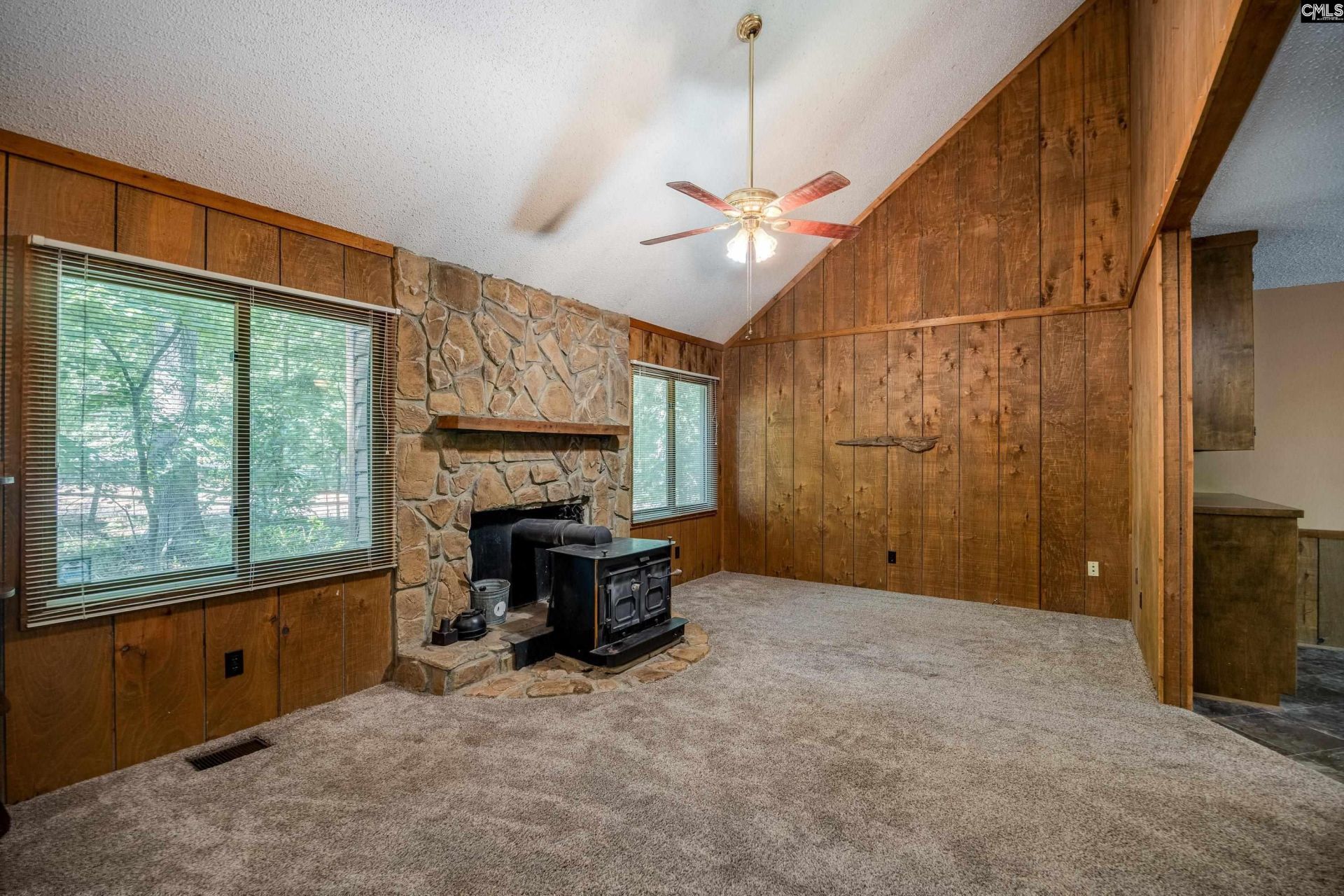 841 Foxden Road  Photo 6