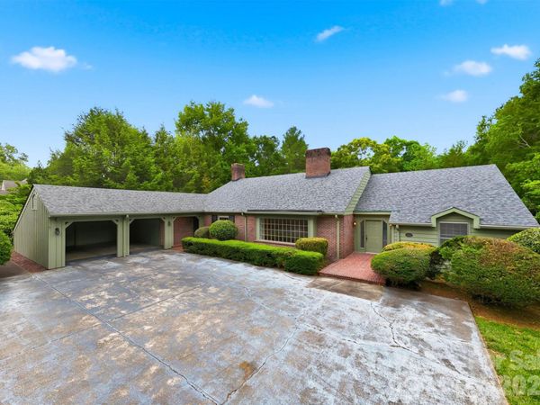 1811 5th Street NW, Hickory, NC 28601