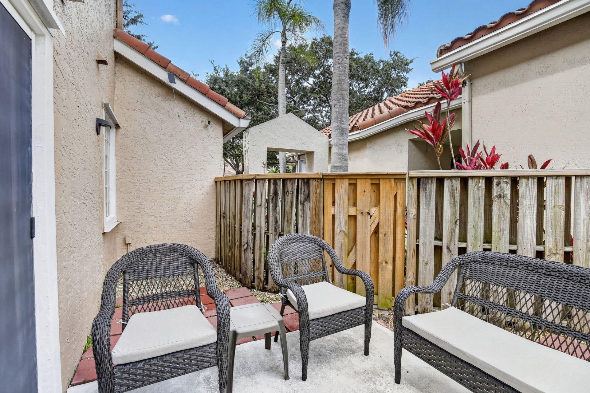 10111 NW 4th Street, Plantation, FL 33324 Photo