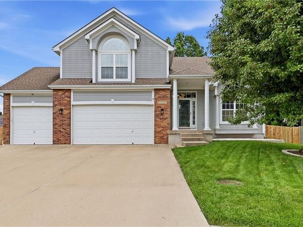 21117 E 50th Terrace Drive, Blue Springs, MO 64015