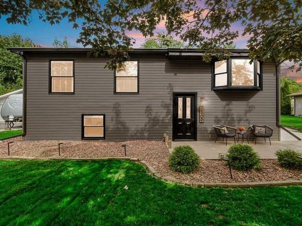 7409 Marshall Place , Merrillville, IN 46410